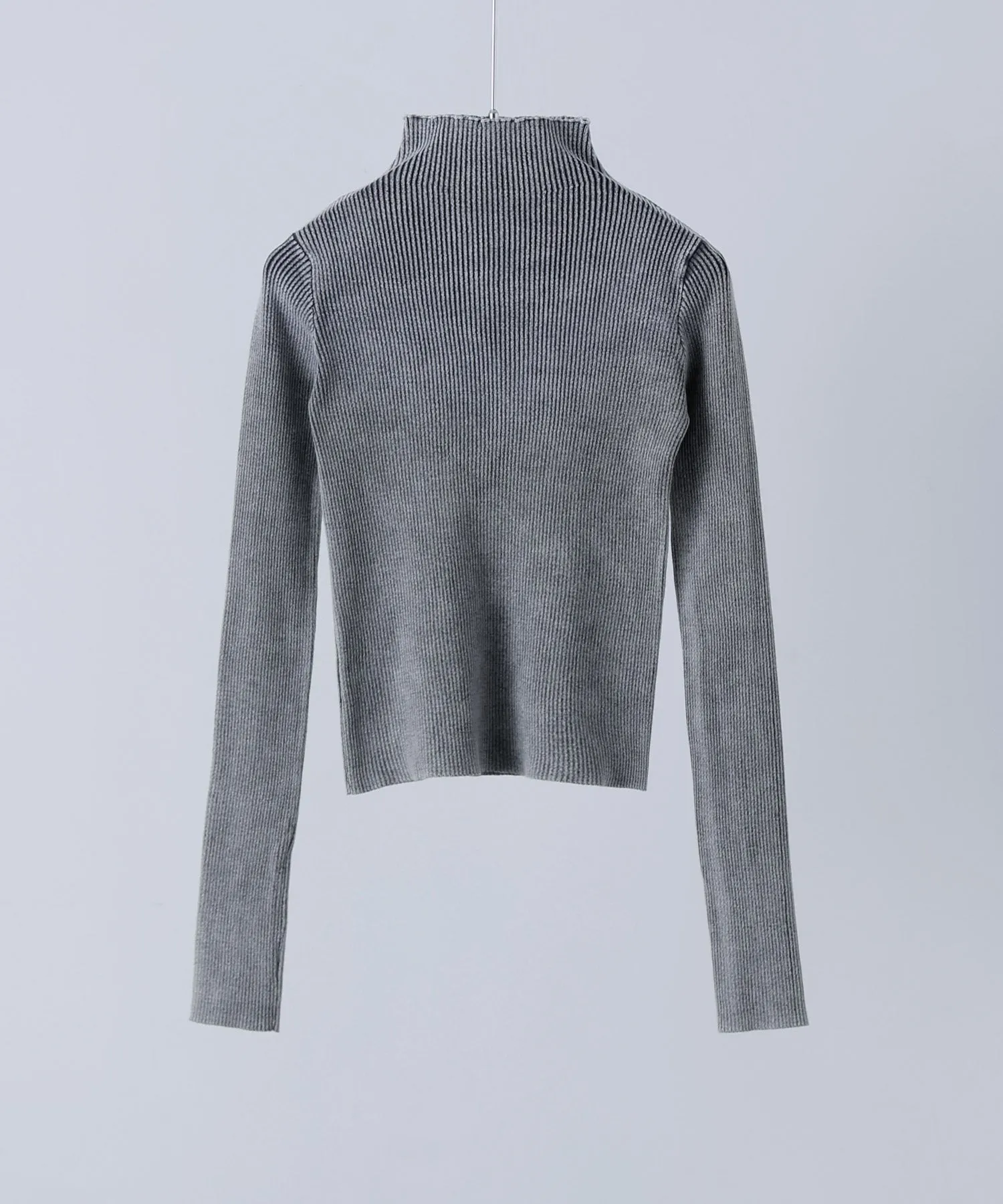 Stone wash high-neck rib knit