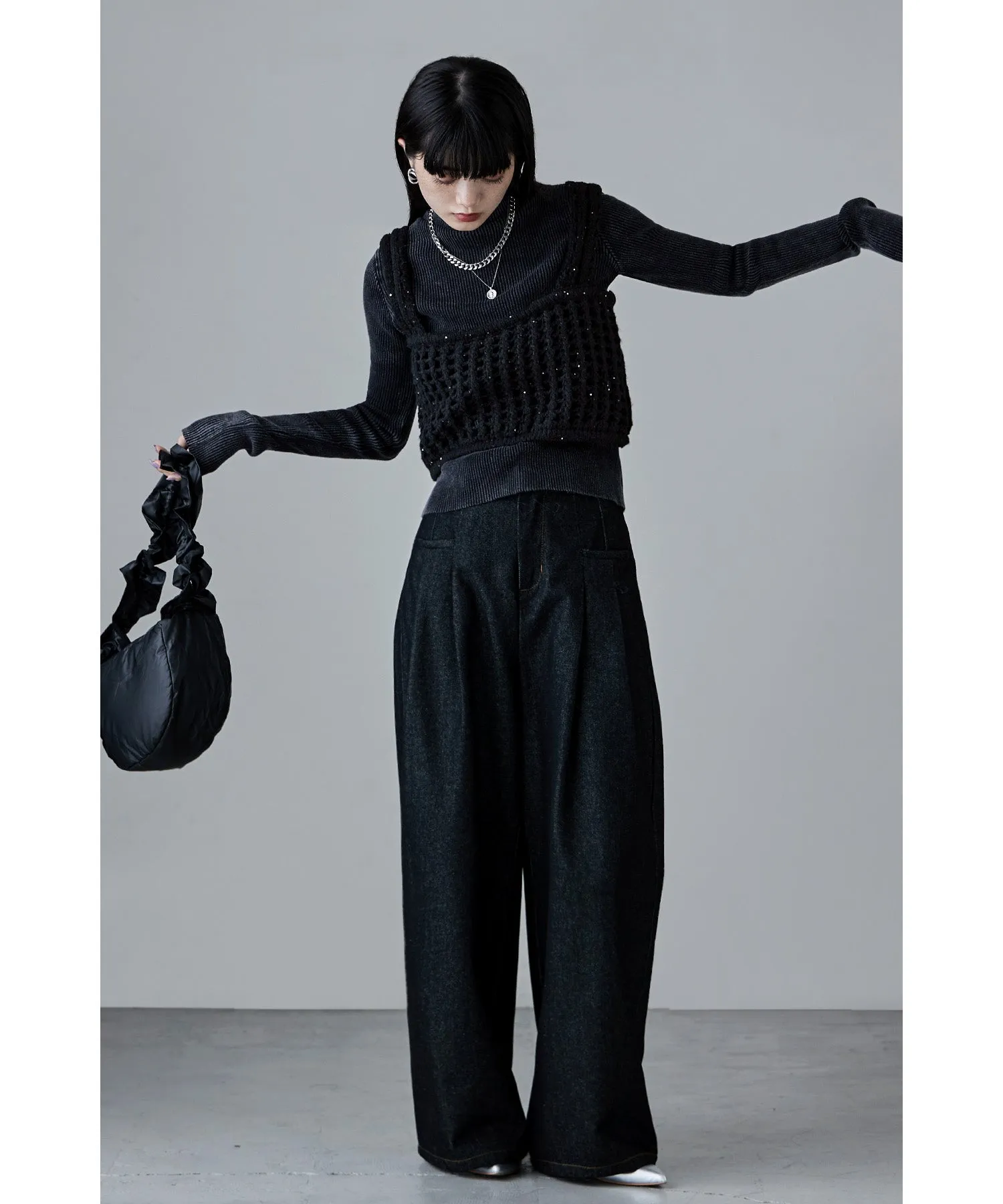 Stone wash high-neck rib knit