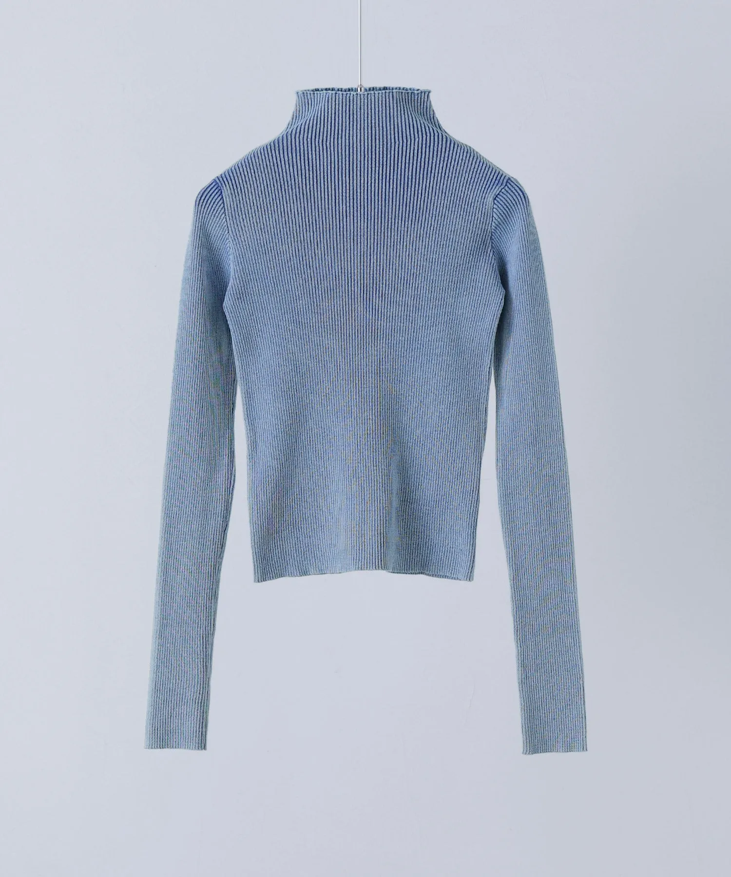 Stone wash high-neck rib knit