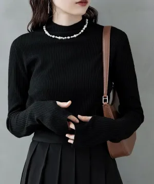 Thumb hole high-neck rib knit