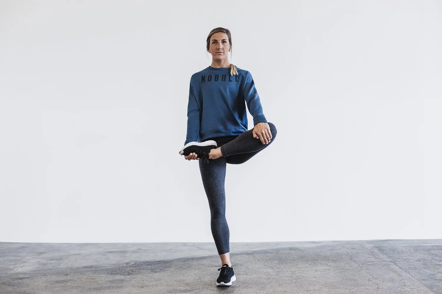 WOMEN'S NOBULL CREW SWEATSHIRT