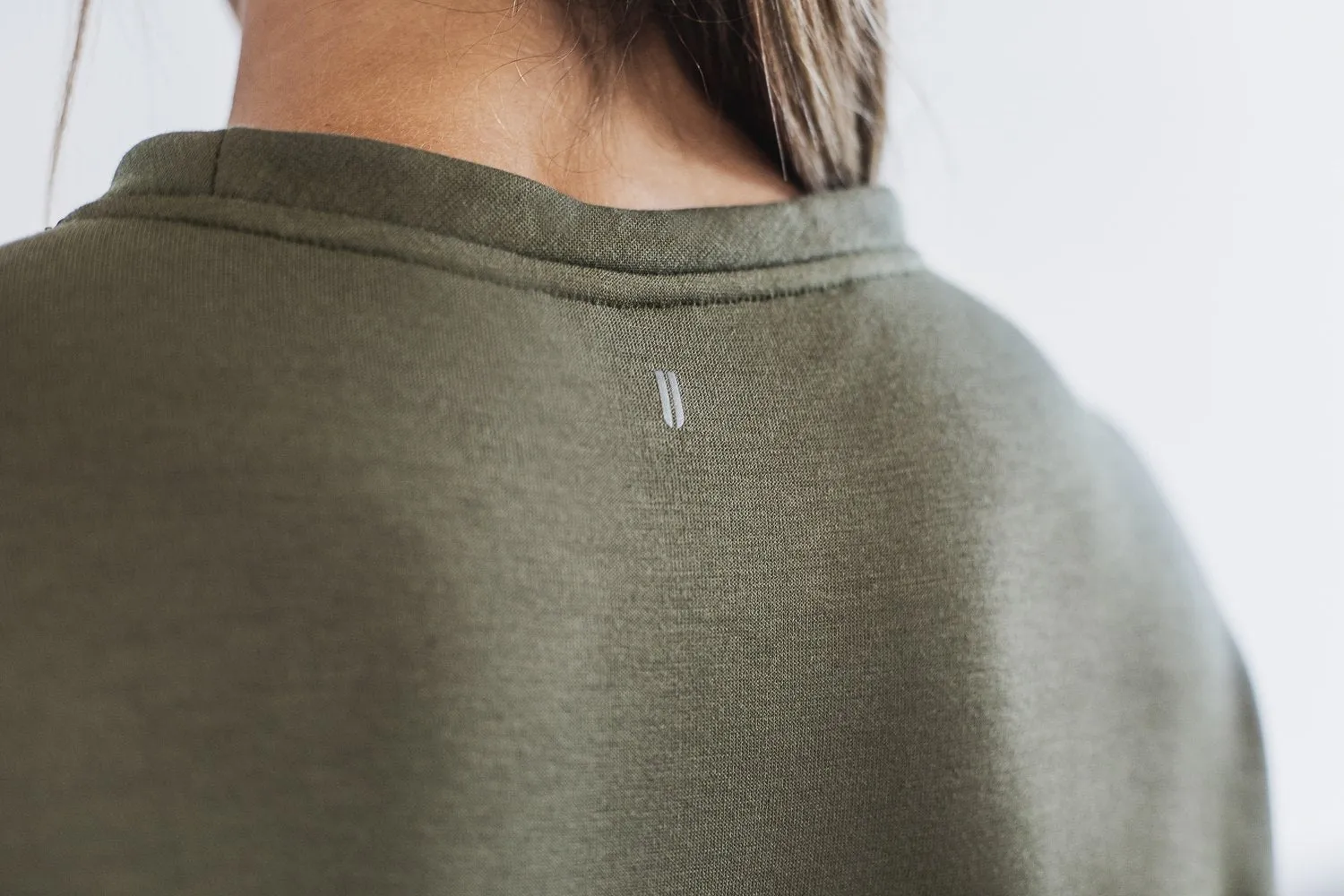 WOMEN'S NOBULL CREW SWEATSHIRT